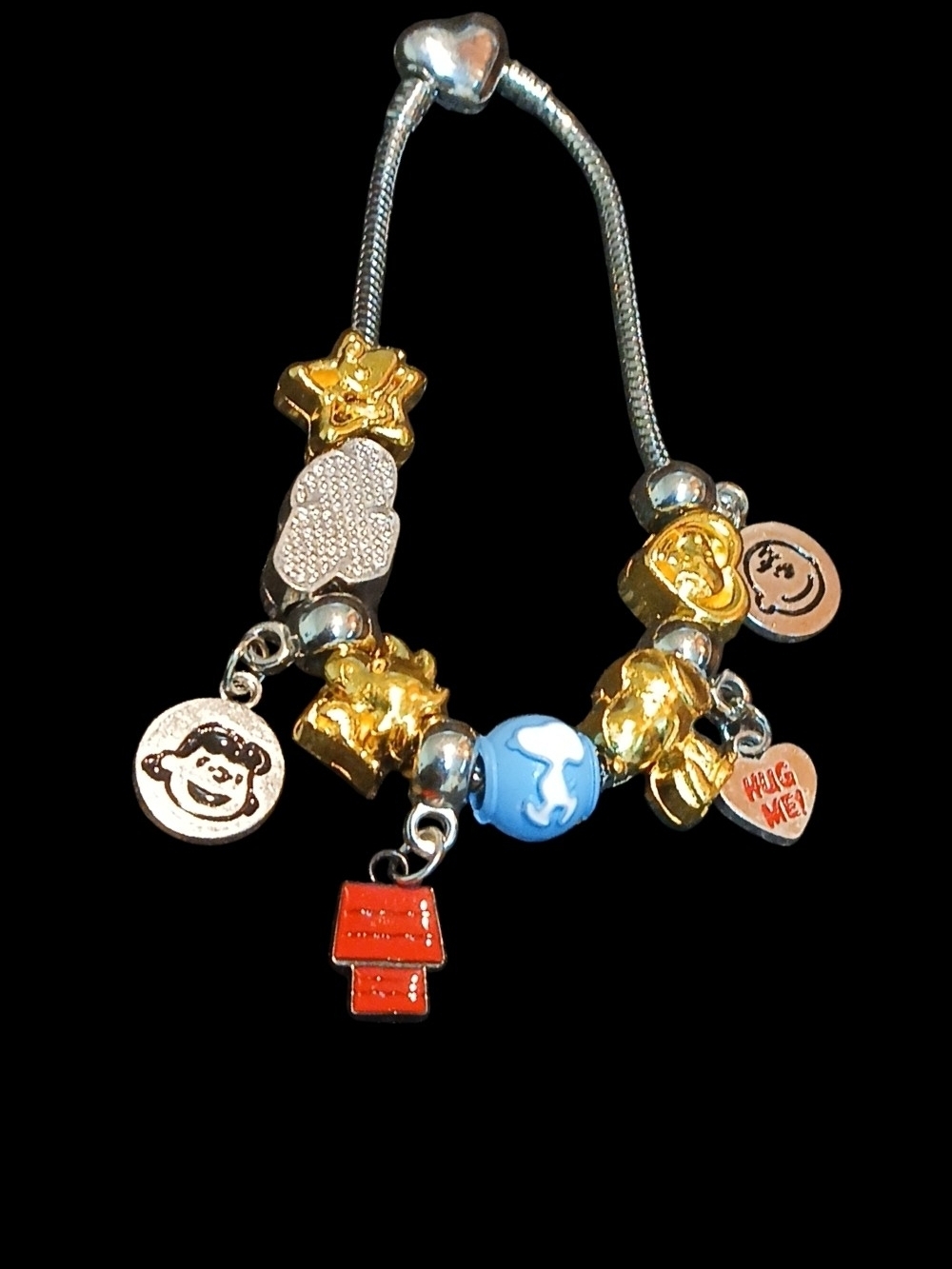 Peanuts -19cm Snoopy Charlie & The Peanuts Crew on this Beautiful Charm Bracelet
